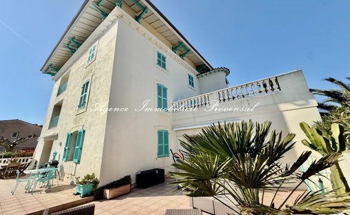 Appartamento a Ville-Les Saquedes-Le Bouillonnet, Sainte-Maxime, Francia 1
