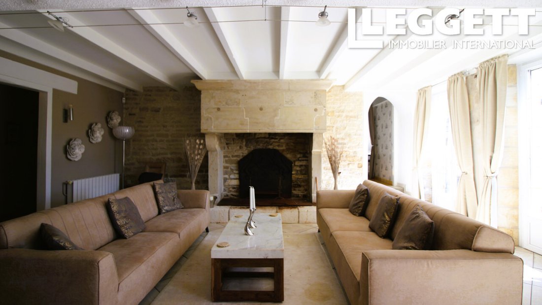 Farm Ranch in Villefagnan, Nouvelle-Aquitaine, France 4 - 17461257