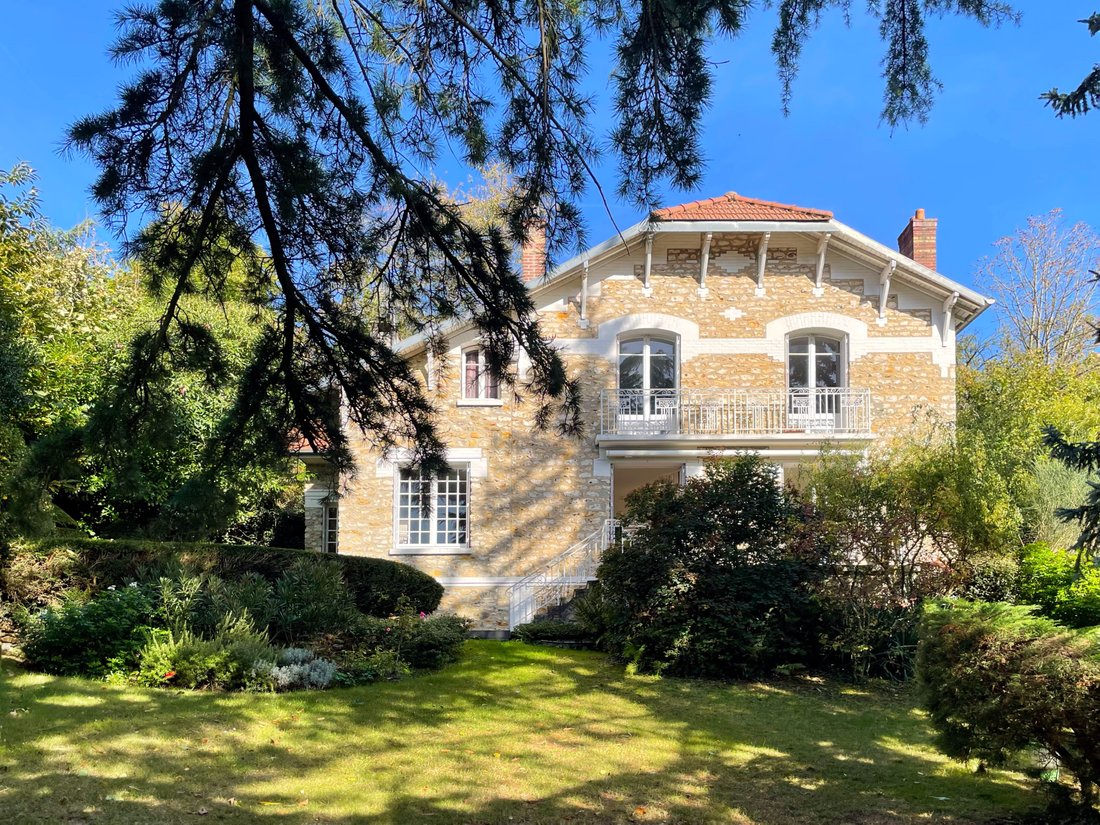 House in Centre Montmorency, Montmorency, France 2 - 17460284