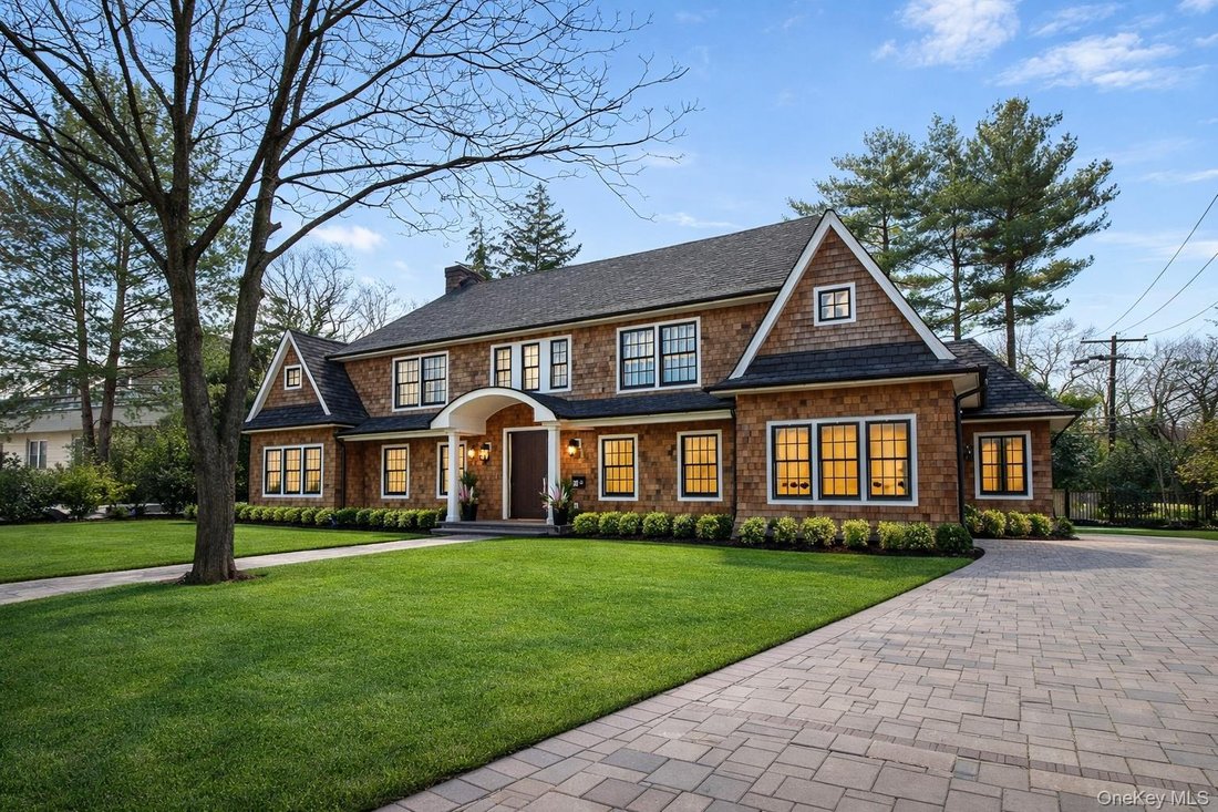 House in Huntington Station, New York, United States 4 - 17457475