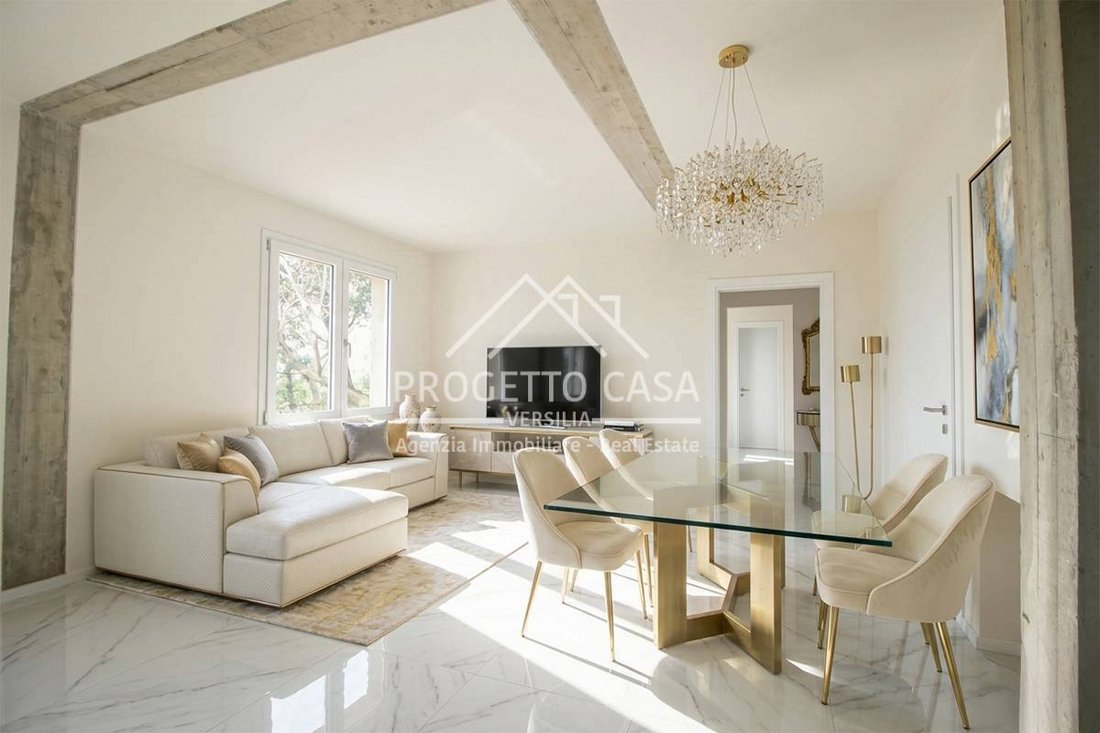 House in Pietrasanta, Tuscany, Italy 2 - 17455623