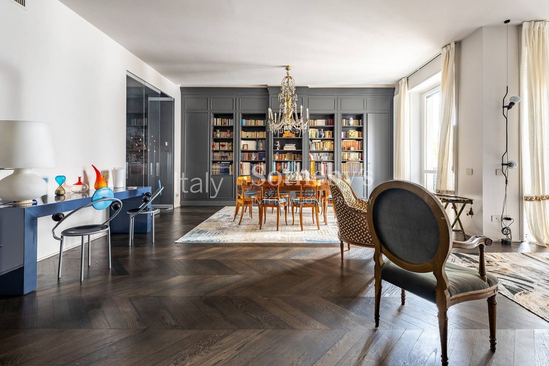 Apartment in Porta Venezia - Repubblica, Milan, Italy 2 - 17458223