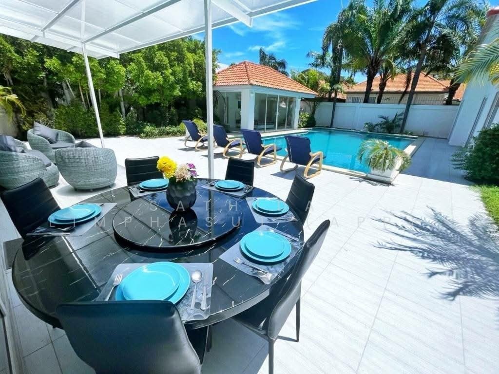 Villa in Pattaya City, Chon Buri, Thailand 1 - 17452406