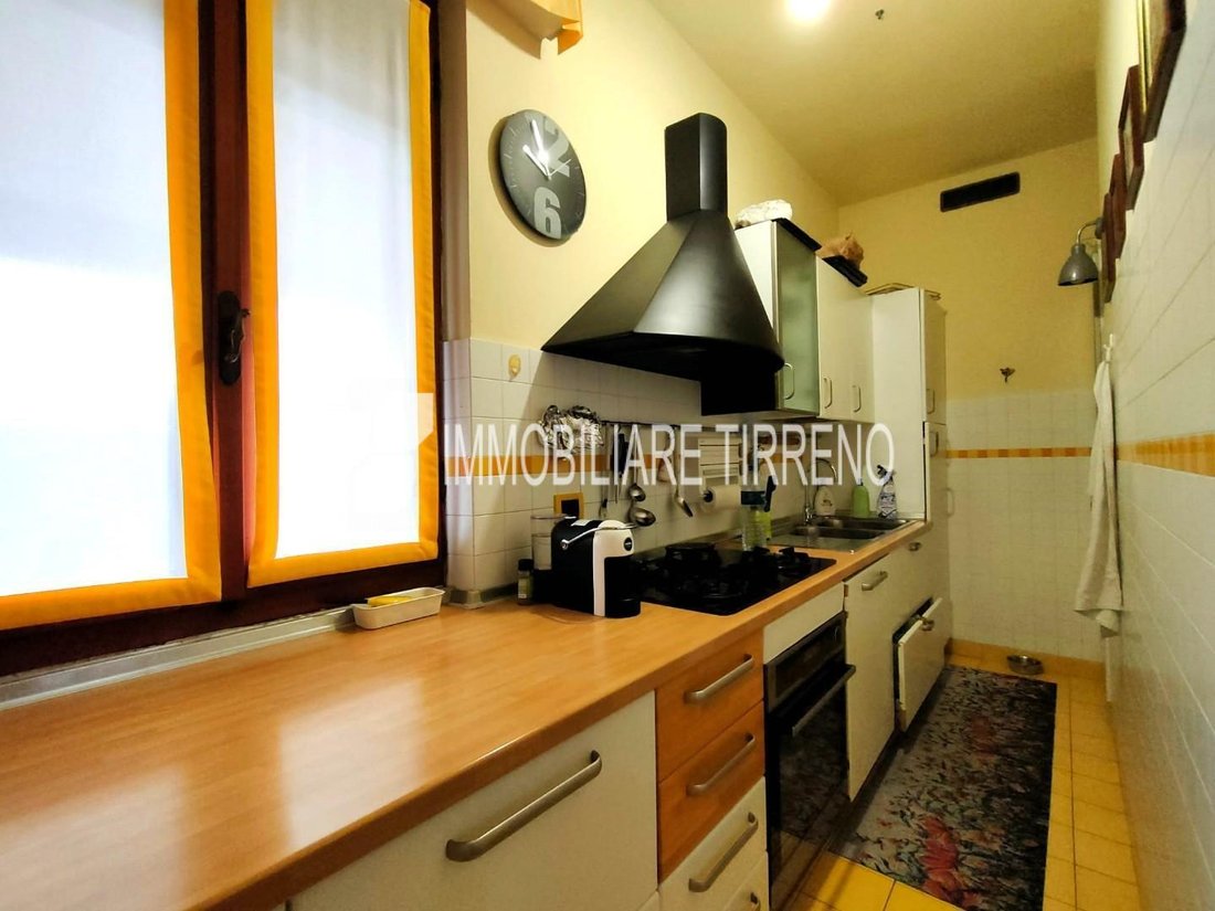 House in Apuana Industrial Zone, Massa, Tuscany 5 - 13695820