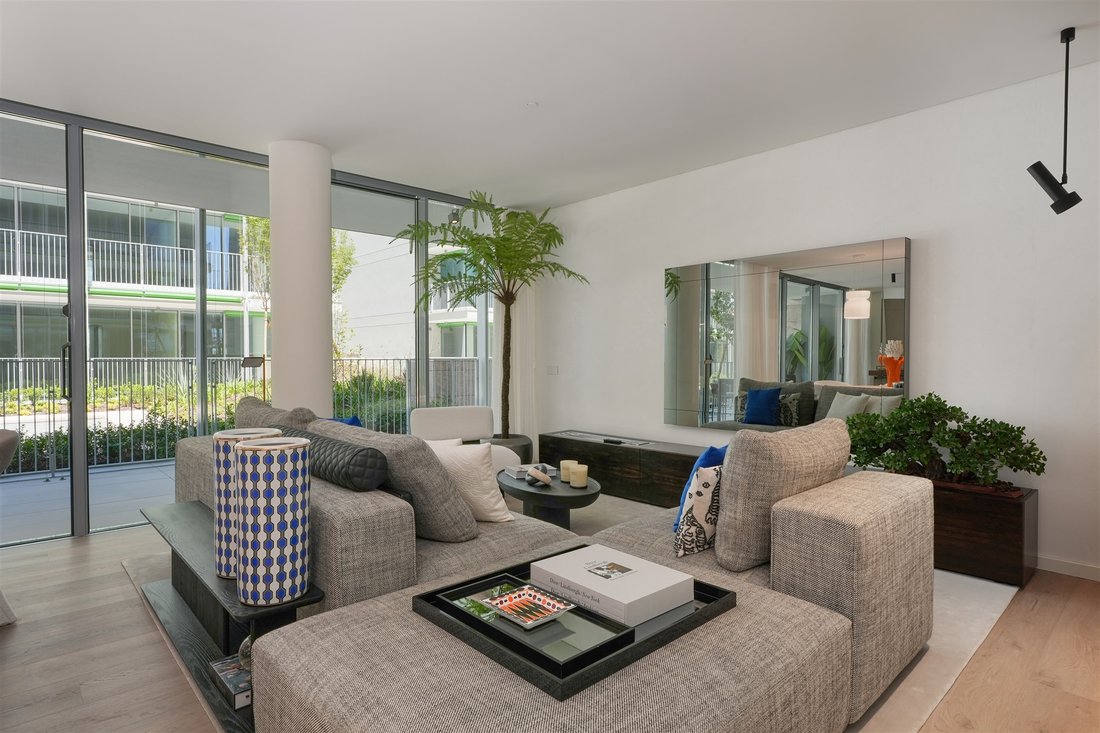 Apartment in Arroios, Lisbon, Portugal 2 - 17450304