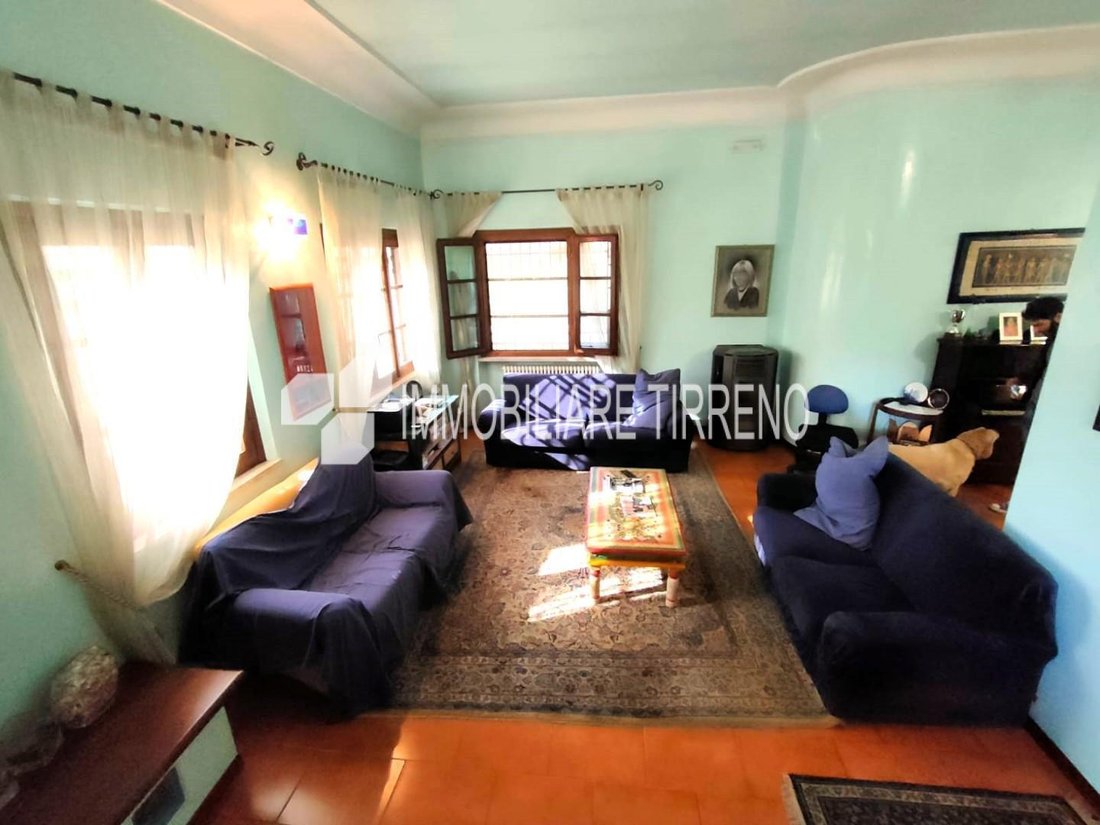 Villa in Ronchi, Massa, Italy 5 - 14321623