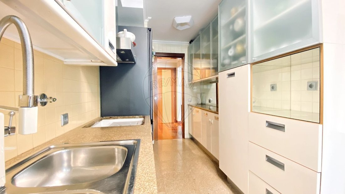 Apartment in Cedofeita, Santo Ildefonso, Se, Miragaia, Sao Nicolau e Vitoria, Porto District, Portugal 2 - 17451449