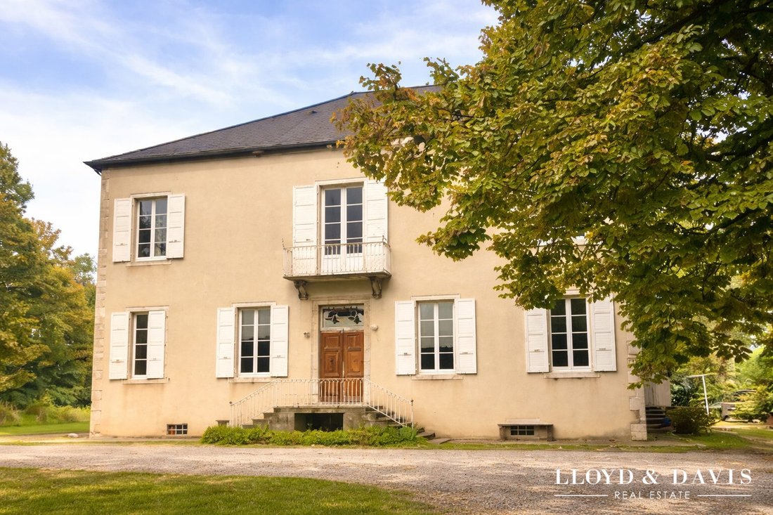 House in Sainte-Helene-du-Lac, Auvergne-Rhône-Alpes, France 1 - 17463247