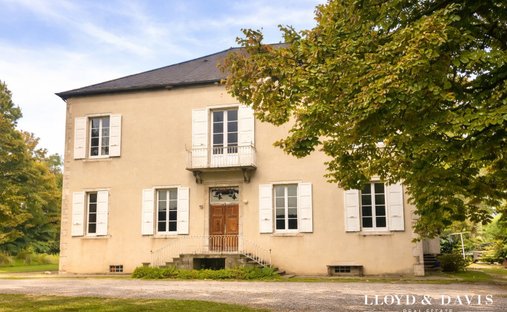 House in Sainte-Helene-du-Lac, Auvergne-Rhône-Alpes, France 1