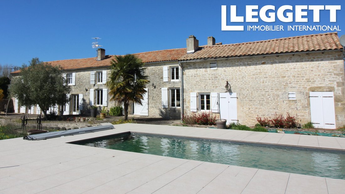 Farm Ranch in Villefagnan, Nouvelle-Aquitaine, France 1 - 17461257