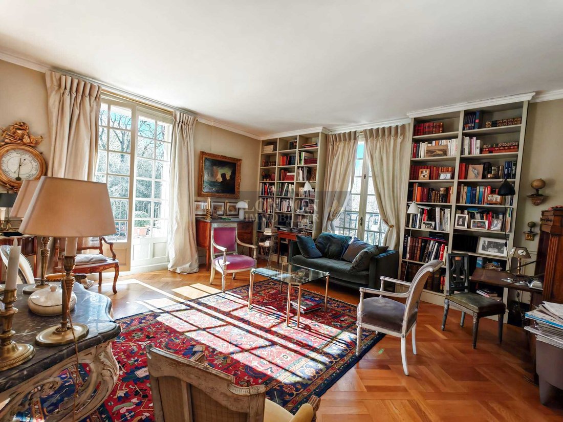 Apartment in Domaine National du Château, Versailles, France 3 - 17454308