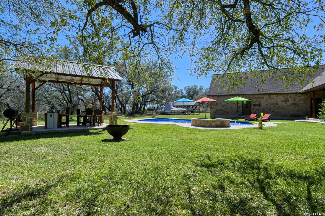 House in Floresville, Texas, United States 1 - 17460085