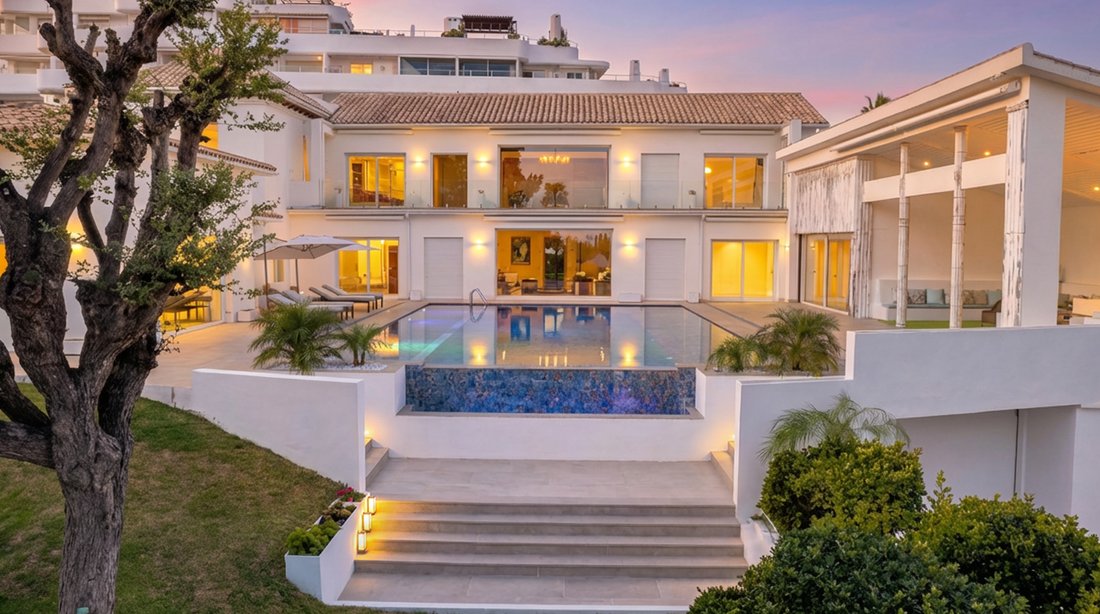 Villa in San Pedro de Alcantara, Andalusia, Spain 1 - 17461356