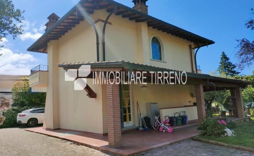 Villa in Romagnano, Massa, Tuscany 1