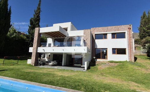House in Lo Barnechea, Santiago Metropolitan Region, Chile 1