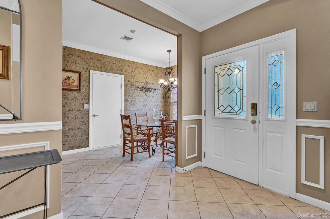 Condo in Mount Sinai, New York, United States 3 - 17451612