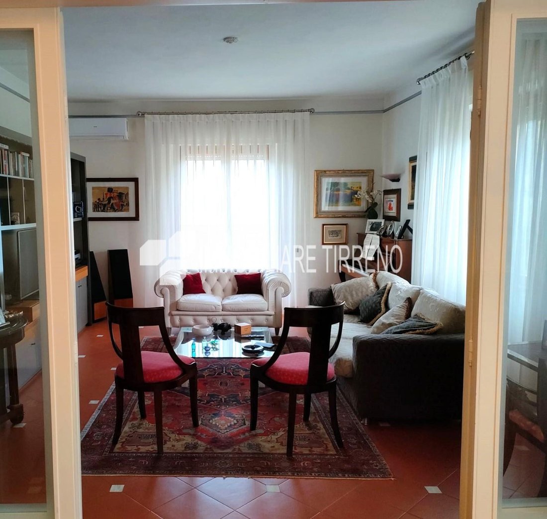 House in Apuana Industrial Zone, Massa, Tuscany 4 - 13695820