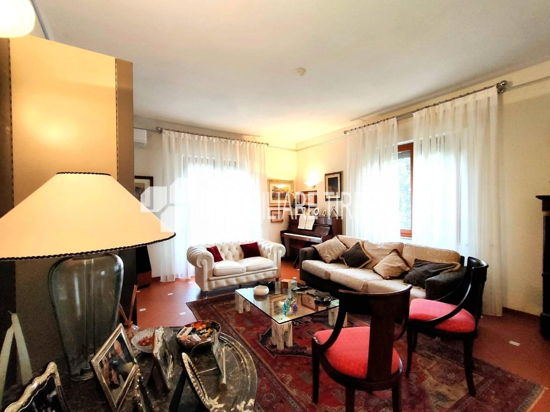 House in Apuana Industrial Zone, Massa, Tuscany 3 - 13695820