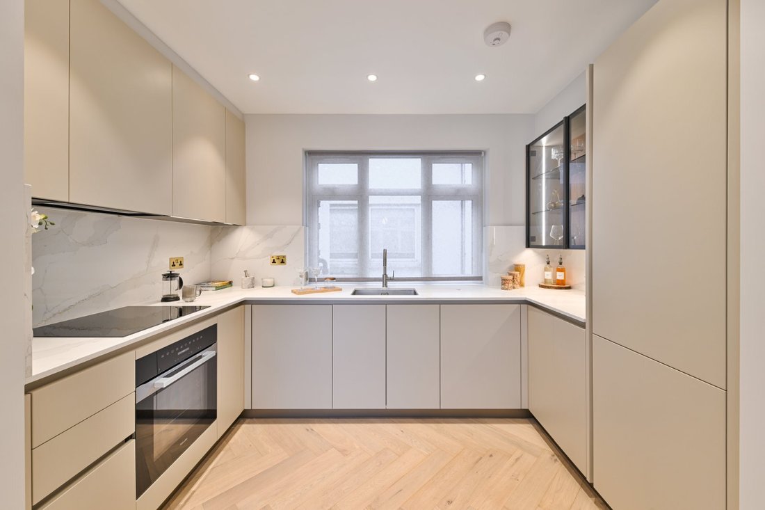 Apartment in Knightsbridge, Kensington And Chelsea, England 2 - 17450945