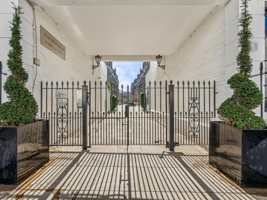 Apartment in Brompton, Kensington And Chelsea, England 1 - 17454979