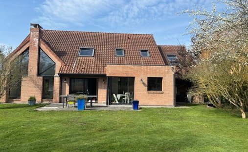 House in Proville, Hauts-de-France, France 1