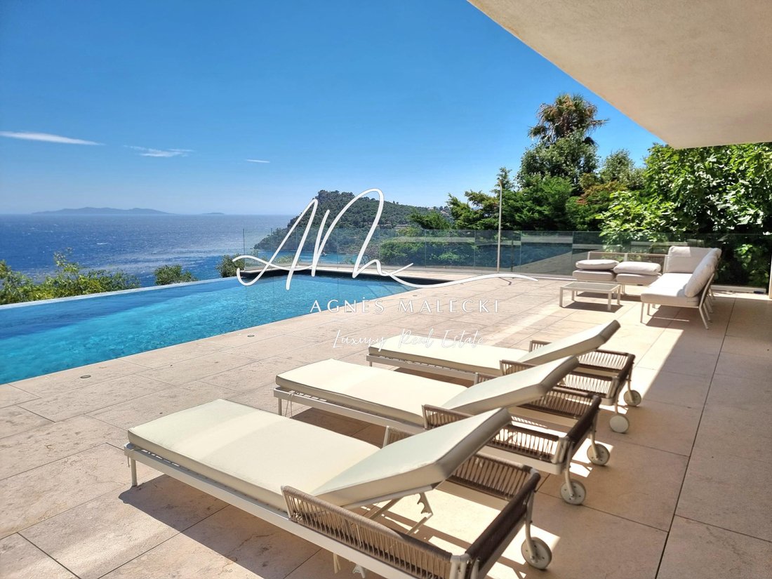 Estate in Rayol-Canadel-sur-Mer, Provence-Alpes-Côte d'Azur, France 5 - 15782533