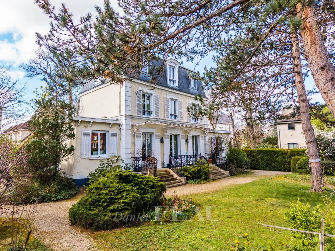 House in Le Vésinet, Ile-de-France, France 1 - 17451726