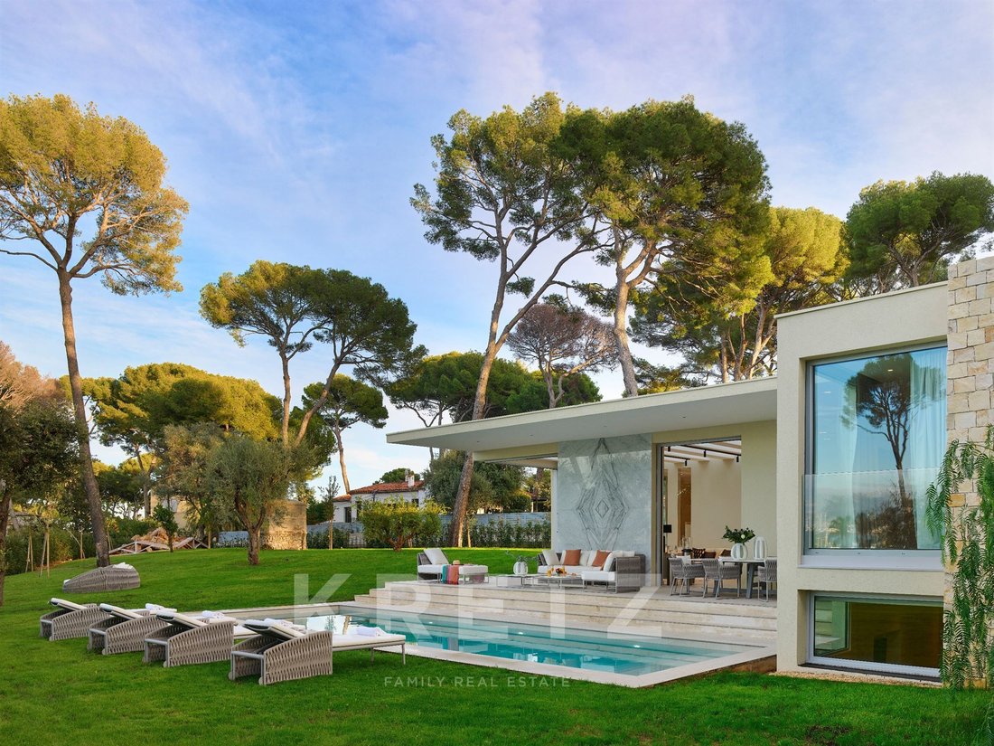 House in Antibes, Provence-Alpes-Côte d'Azur, France 1 - 17461211
