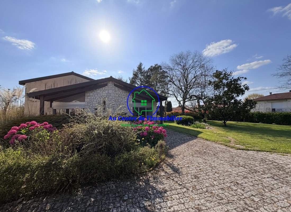 Villa in Laroque-Timbaut, Nouvelle-Aquitaine, France 3 - 17244801