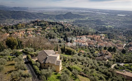 Villa in Massarosa, Tuscany, Italy 1