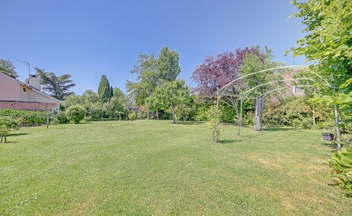 Château Saint Nom La Bretèche 1074.0 Sqm 10 Bedrooms