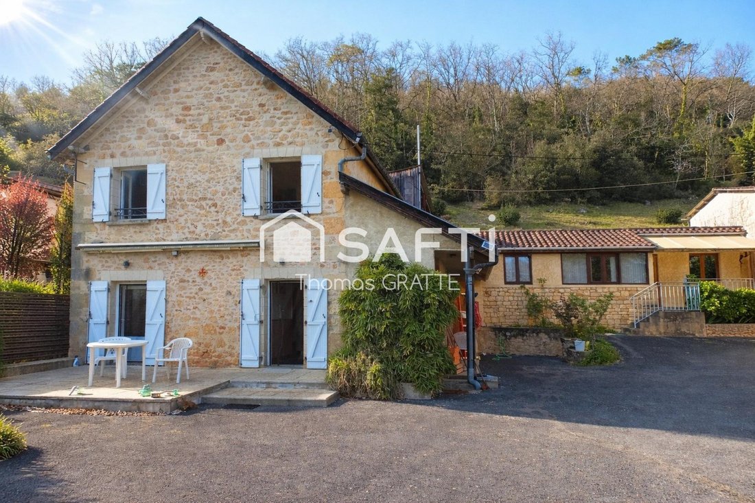House in Arrondissement of Sarlat-la-Canéda, Nouvelle-Aquitaine, France 3 - 17459532