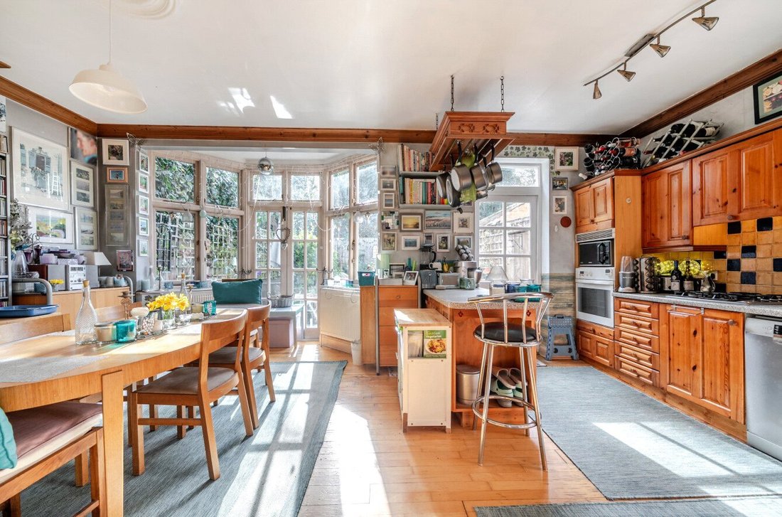 House in Bounds Green, Haringey, England 4 - 17450849