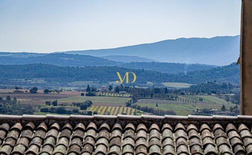 Saint-Saturnin-lès-Apt, Provence-Alpes-Côte d'Azur, France 1