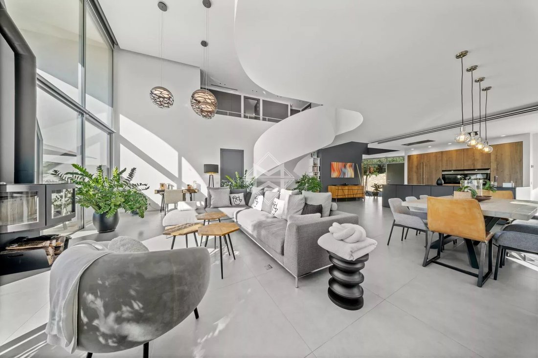 Villa in Valbonne, Provence-Alpes-Côte d'Azur, France 4 - 17454874