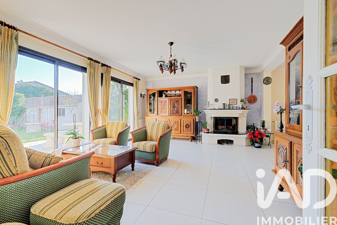 House in Lagny-sur-Marne, Ile-de-France, France 2 - 17454709