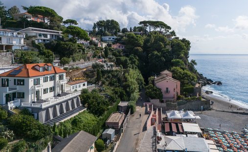 Villa in Albisola Superiore, Ligurien, Italien 1
