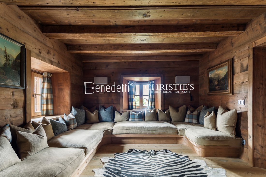 Chalet in Cortina d'Ampezzo, Veneto, Italy 4 - 17463743