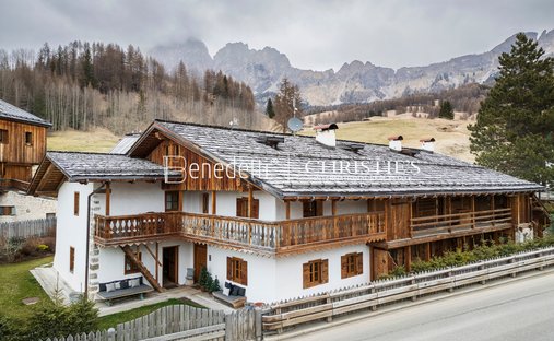 Chalet a Cortina d'Ampezzo, Veneto, Italia 1