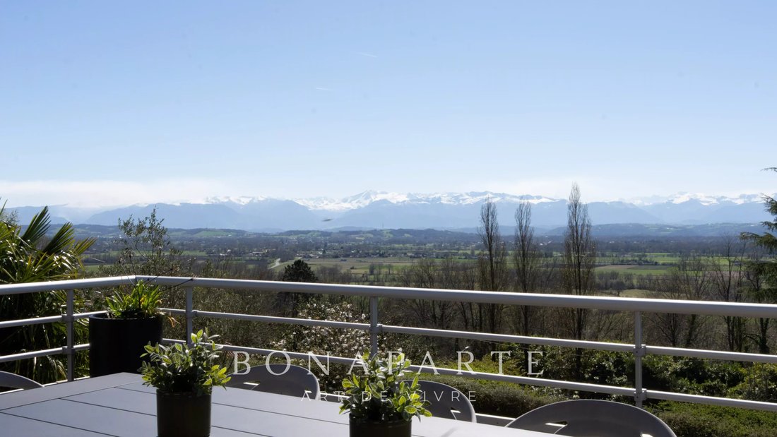 House in Morlaas, Nouvelle-Aquitaine, France 1 - 17463624