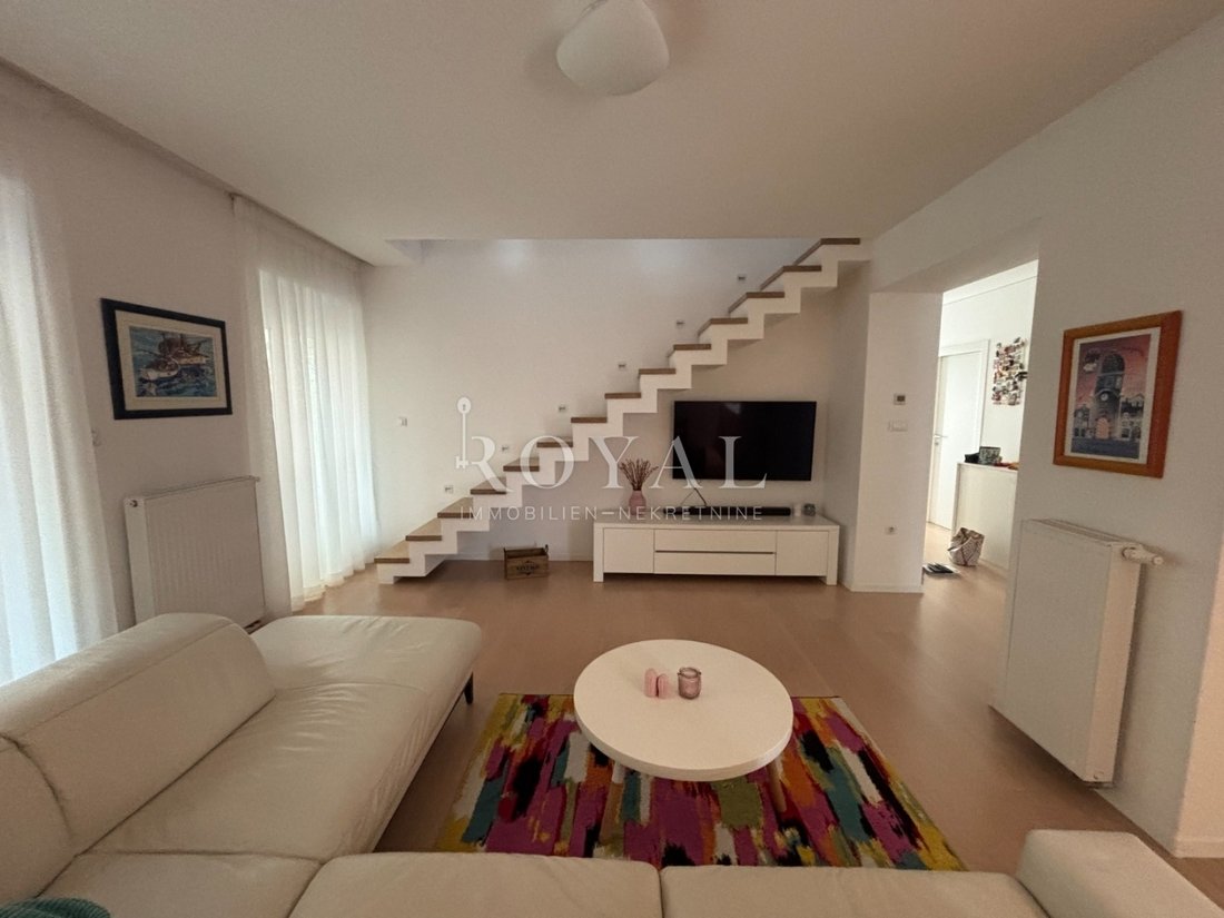 Apartment in Grad Rijeka, Primorje-Gorski Kotar County, Croatia 1 - 17463628