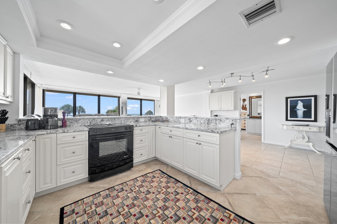 Condo in Cocoa Beach, Florida, United States 5 - 17463599