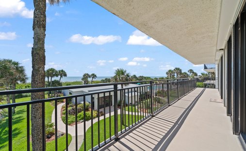 Condo in Cocoa Beach, Florida, United States 1