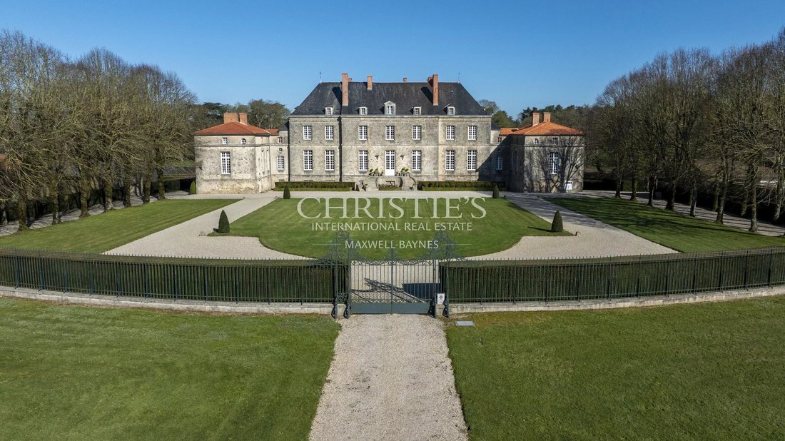 Castle in La Roche-sur-Yon, Pays de la Loire, France 4 - 17463577