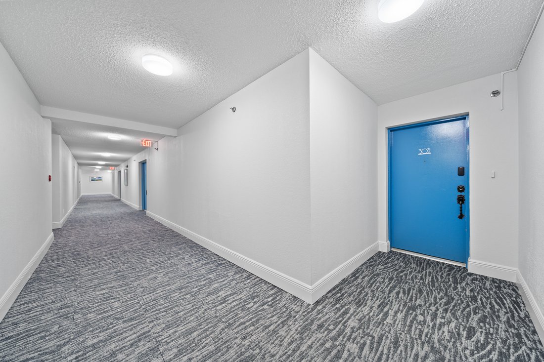 Condo in Cocoa Beach, Florida, United States 2 - 17463599