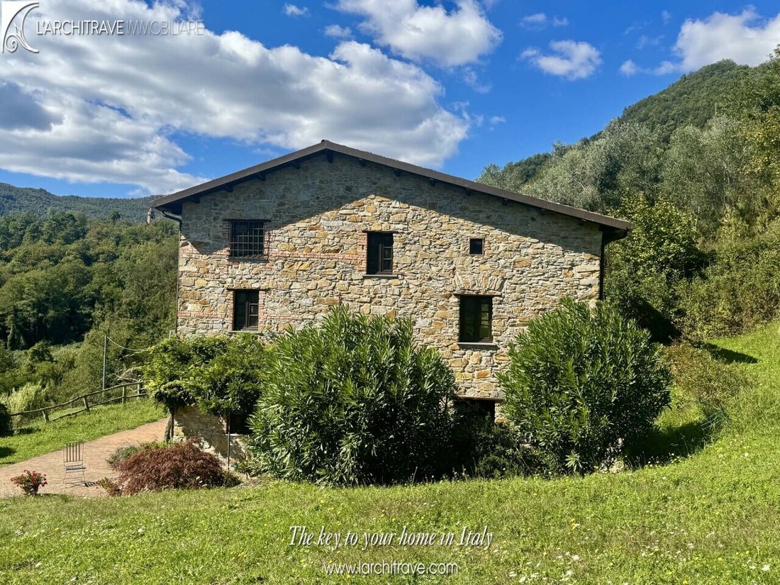 House in Tresana, Tuscany, Italy 1 - 17463871