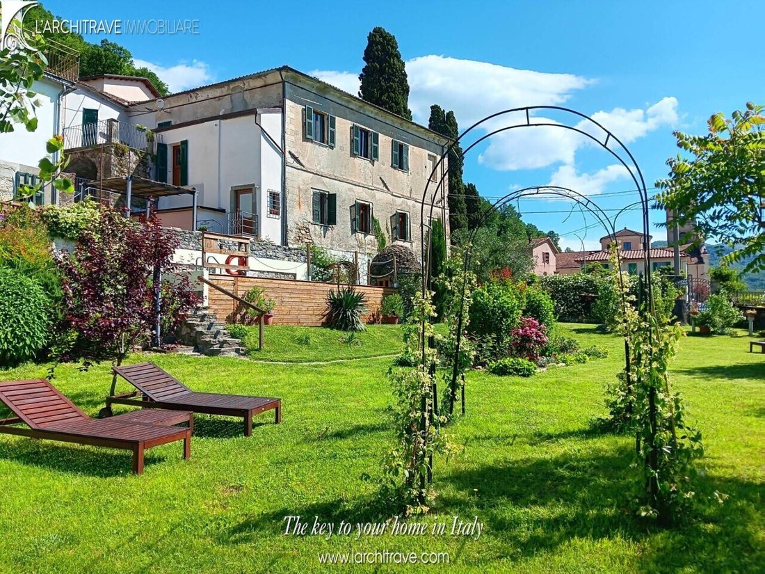 House in Licciana Nardi, Tuscany, Italy 1 - 17463847