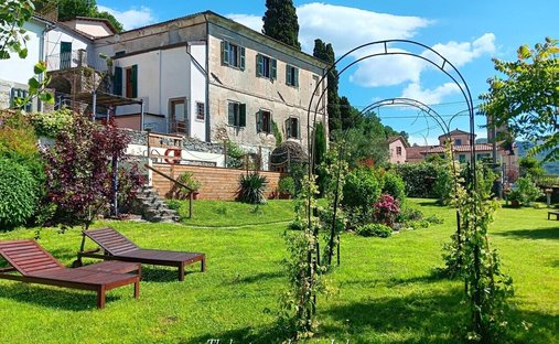 House in Licciana Nardi, Tuscany, Italy 1