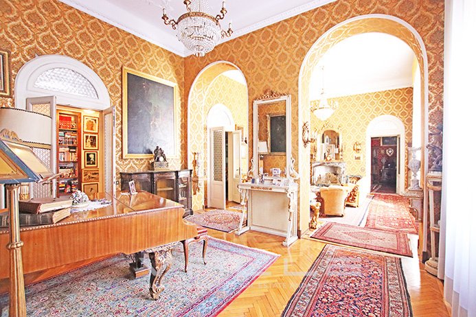 Apartment in Borgo Pignolo District, Bergamo, Italy 1 - 17464029