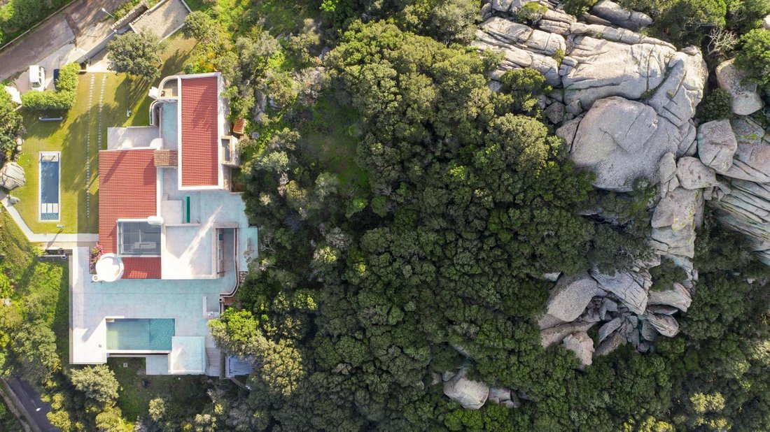 Villa in Valle Dell'Erica, Sardinia, Italy 2 - 17429908